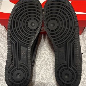 Nike Air Force 1 Triple Black